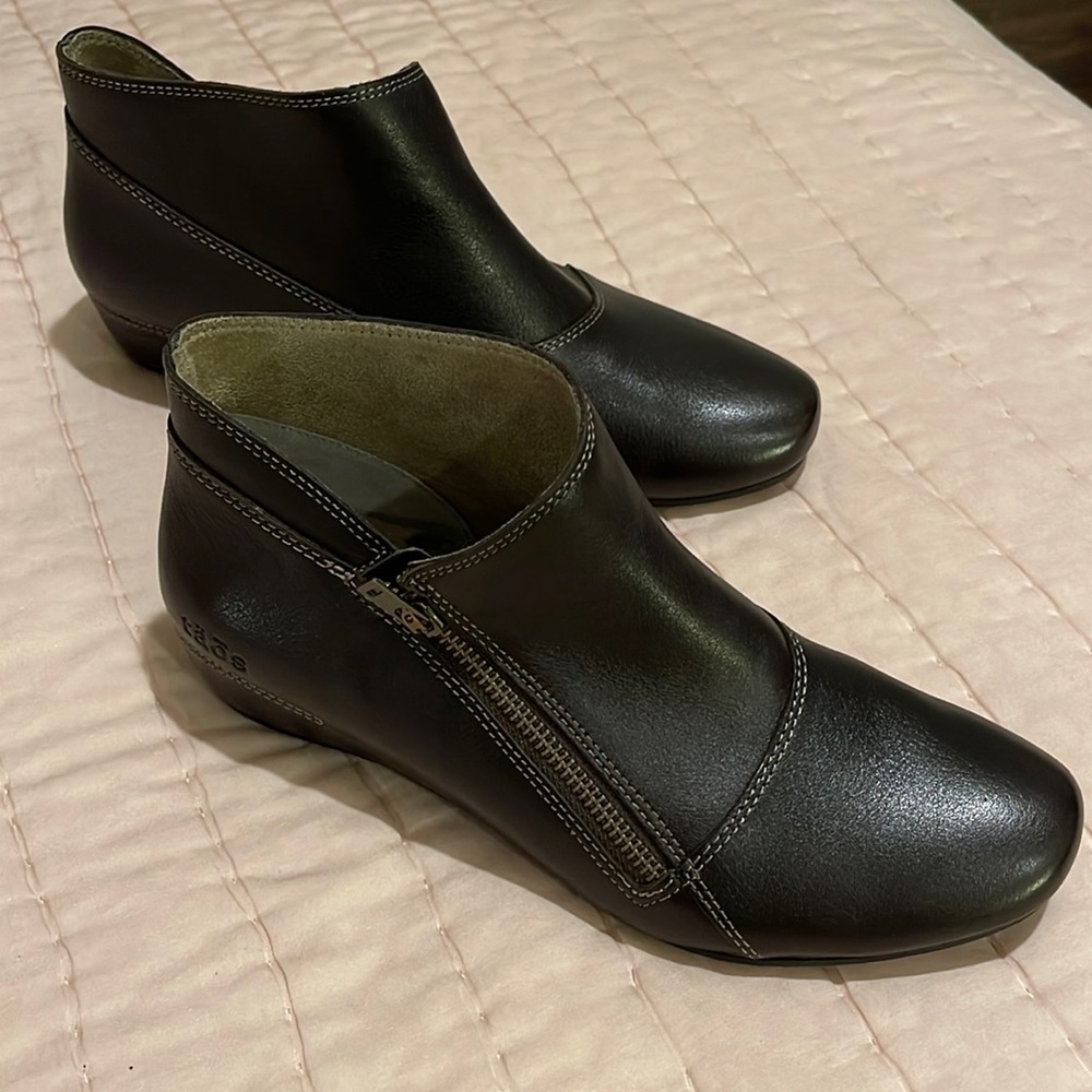 Taos Footwear Women’s Hideaway Brown Leather sz 8.5